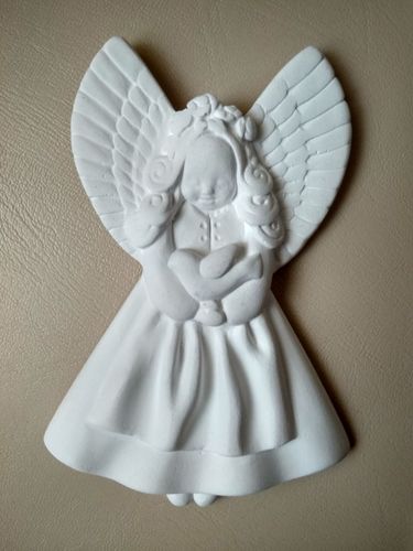 фигурки из гипса: ангел и подарок