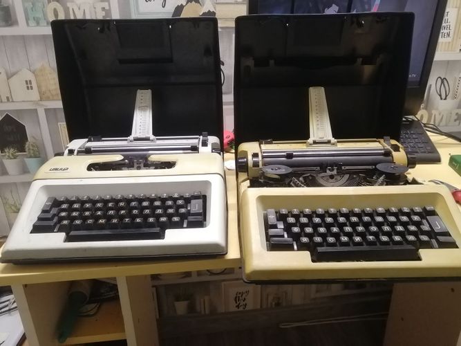 Печатная (пишущая) машинка