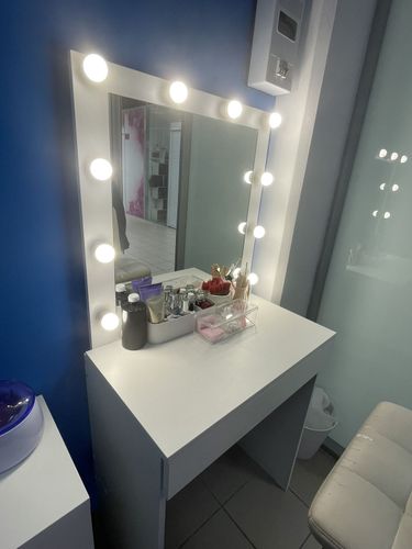 Стол для бровиста визажиста зеркало туалетный стол