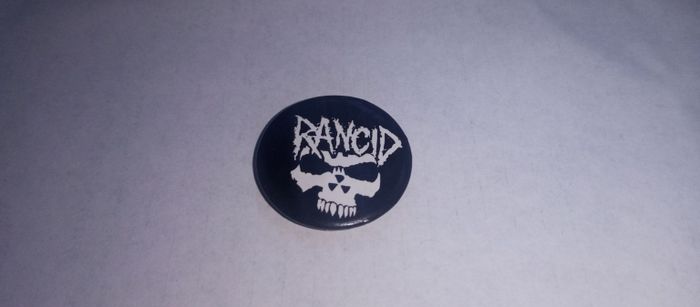 Значок  панк-рок-группы ''Rancid''