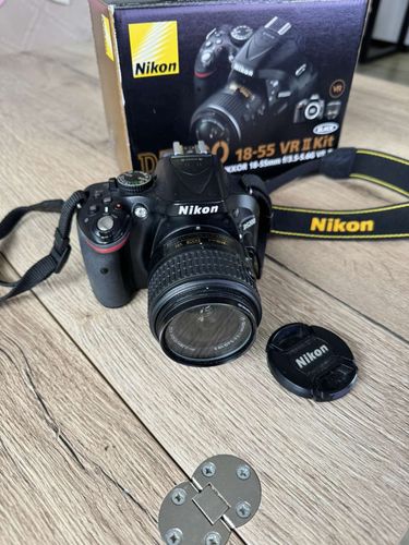 Зеркальный фотоаппарат Nikon D5200 Kit 18-55mm II 
