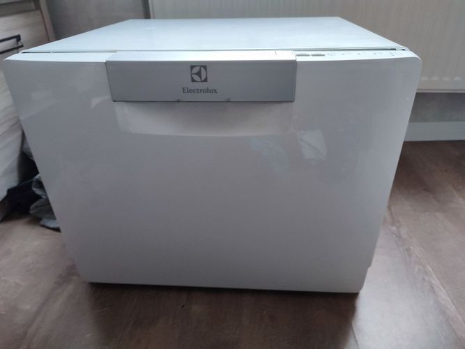 Настольная посудомоечная машина Electrolux ESF2210
