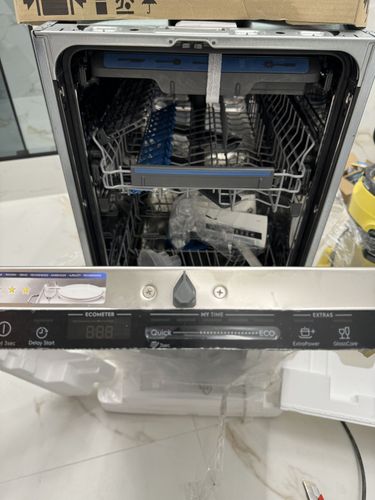 Посудомоечная машина Electrolux EEM 43211L новая