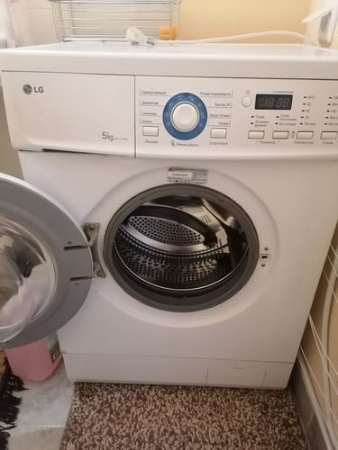 Машинка стиральная 