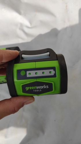 2 Аккумулятора и зарядное Greenworks
