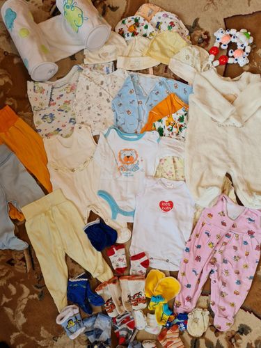 Лот детской одежды для новорожденных