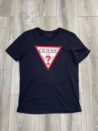 t-shirt GUESS