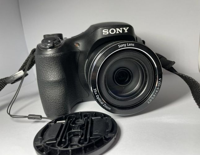 Фотоаппарат Sony Cyber-Shot DSC-H300.