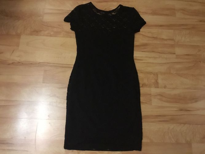 Маленькое черное гипюровое платье. H&M. Размер S.