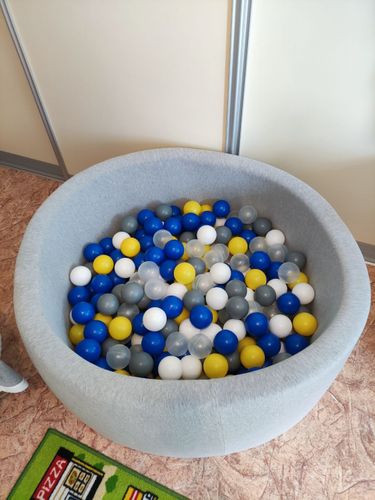 Сухой бассейн с шариками 