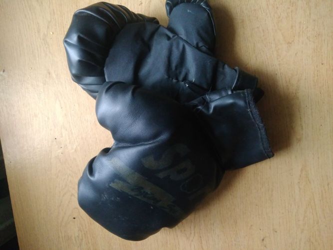 Боксерские перчатки 