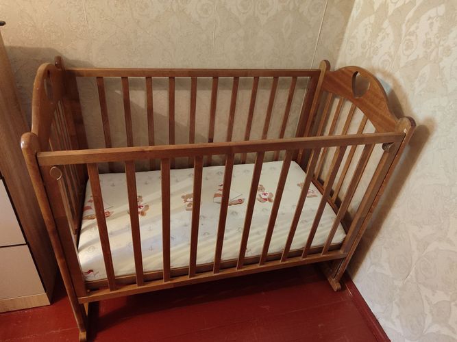 Кроватка детская с матрацем и без