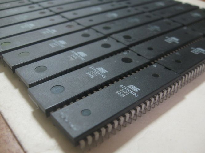 Микроконтроллеры Atmel AT89C51RC-24PI  44 шт.