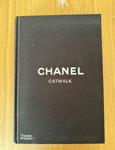 Catwalk Chanel Интерьерная Книга