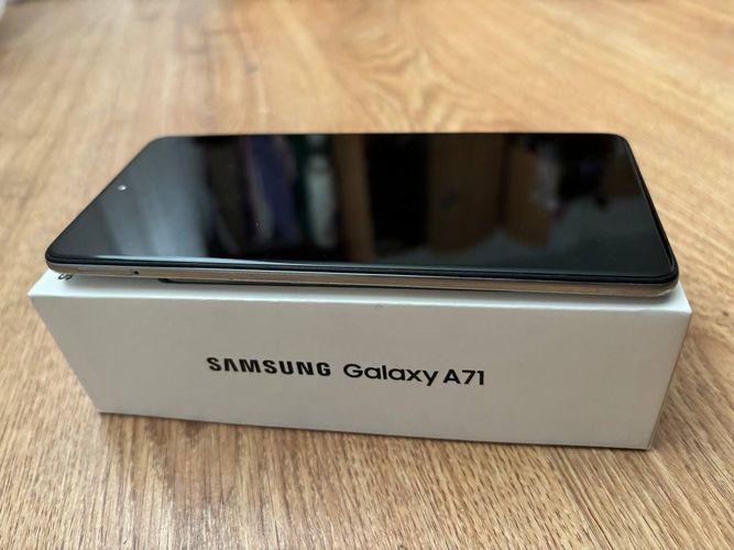 SAMSUNG Galaxy A71 телефон
