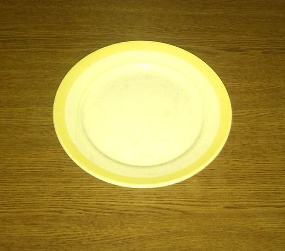 Тарелка диаметр 24 см, дефект на фото 3,4