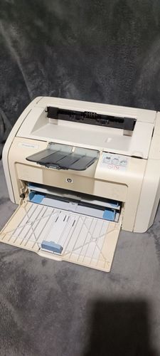 Принтер HP 1018 (в хорошем состоянии)