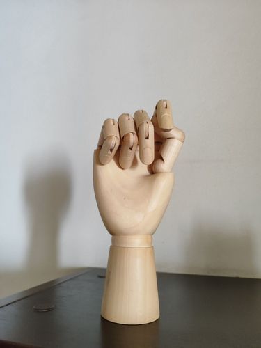 деревянная рука, правая женская