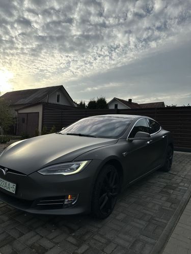 Tesla Model S I Рестайлинг
