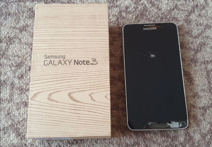 Samsung GALAXY NOTE 3 (SM-N9005)