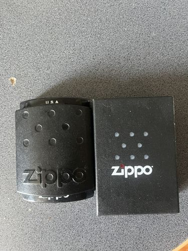 Бензиновая зажигалка Zippo