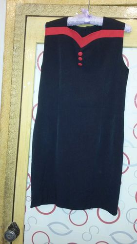Маленькое черное платье р.44-46 1 раз бу