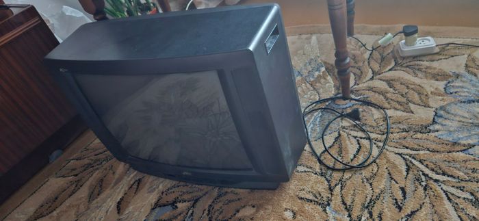 Телевизор в ремонт или на запчасти 