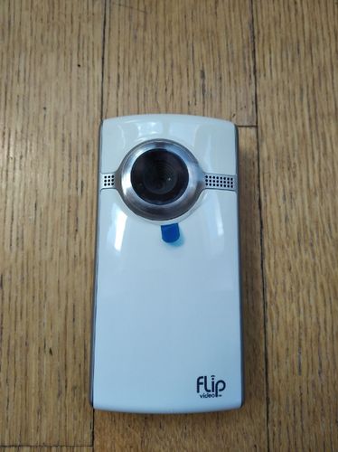 Flip video камера НОВАЯ
