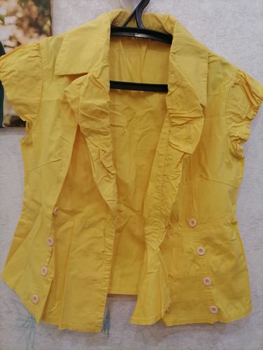 Блузка женская жёлтая 42 размера 