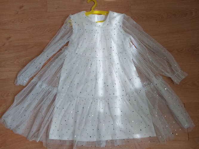 Нарядное платье для девочки 140 см