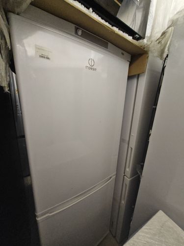 Холодильник INDESIT ES16. В отличном состоянии. (Гарантия, Доставка, Рассрочка)