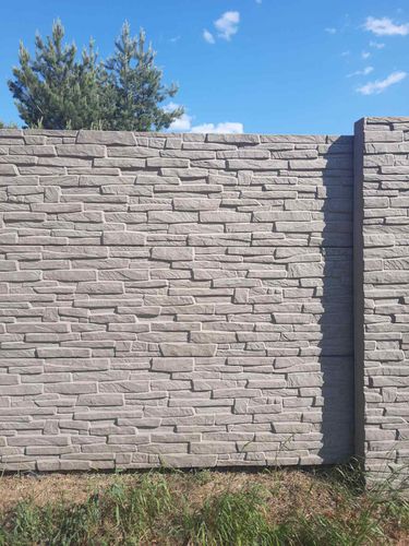 Бетонный (железобетонный) забор ''Базальт'' из окрашенного или серого бетона 
