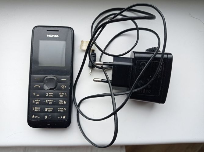 Кнопочный телефон Nokia 105 для армии с зарядным