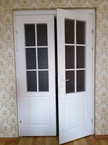 Двери деревянные б/у