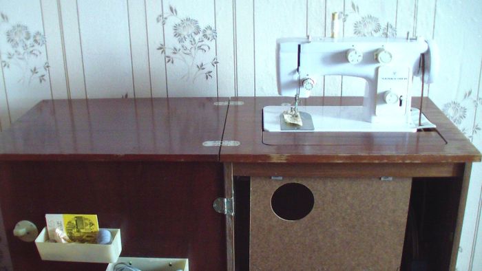 ножная многооперационная швейная машина ЧАЙКА-142М