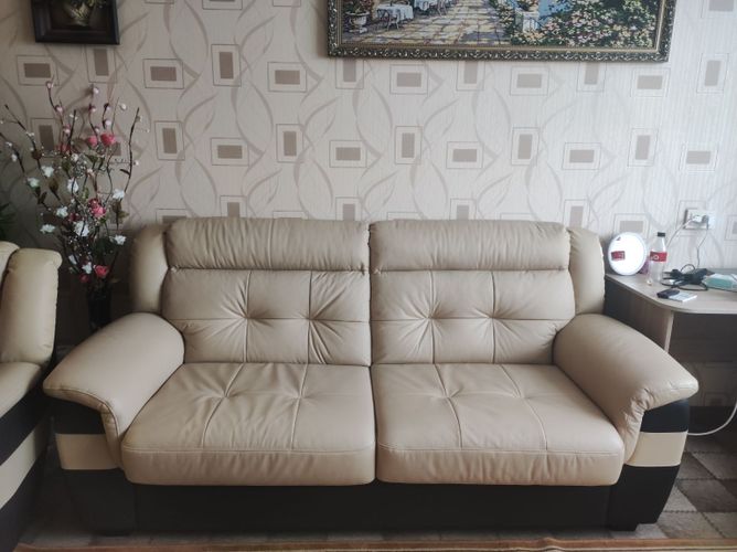 кожаный комплект диван+кресло релакс. 