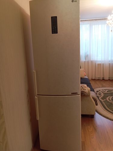 Холодильник LG.  