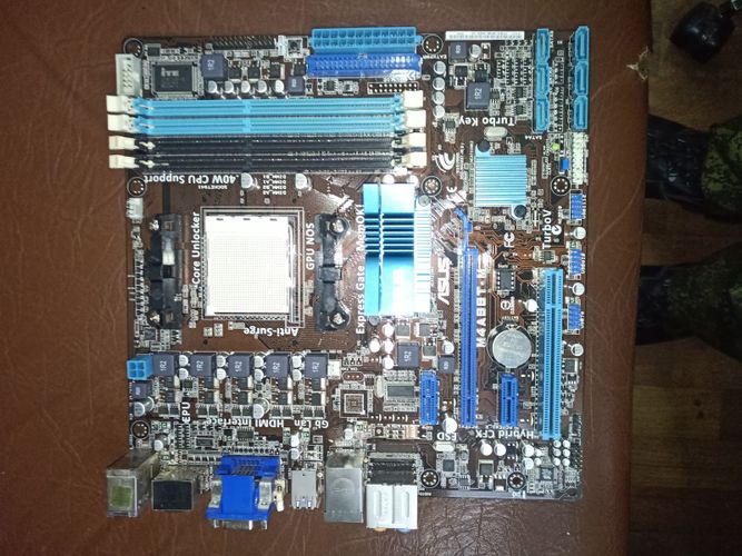 ASUS M4A88T-MUSB3
