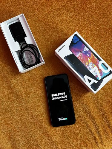SAMSUNG Galaxy A70 128гб