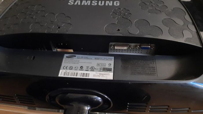 Монитор Samsung 2033
