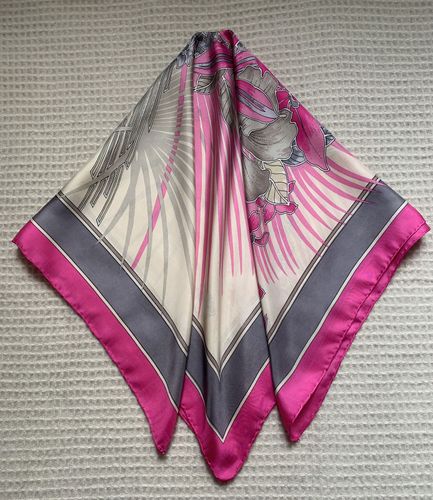 Шикарный платок из 100% китайского шелка.
