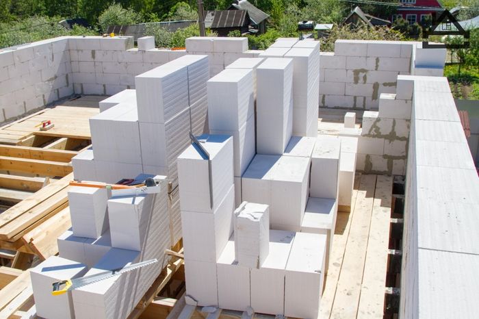 Блоки из ячеистых бетонов 300 мм