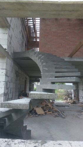 бетонные (монолитные) лестницы 