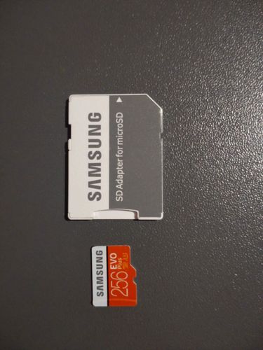 Карта памяти Samsung EVO Plus microSDXC 256GB