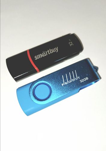 Флеш-накопитель USB 32GB
