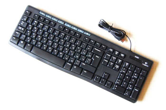 Клавиатура LOGITECH K200 мультимедийная