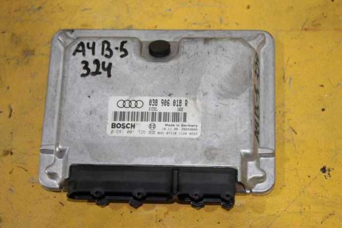 Блок управления двигателем Audi       A4 В5