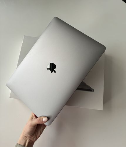 MacBook Pro 13'' 2020 i5/16/512GB