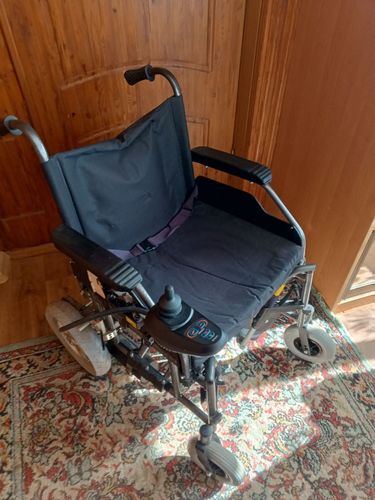 Кресло - коляска инвалидное с электроприводом