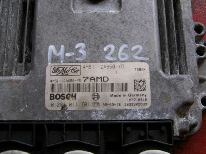 Блок управления двигателем Mazda       3